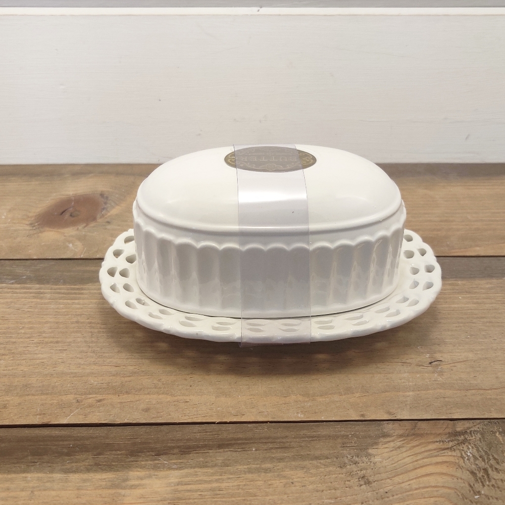 White Ceramic Cutout Design Butter Dish - Picture 3 of 6